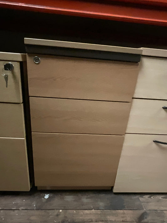 Wooden pedestal 3 drawers