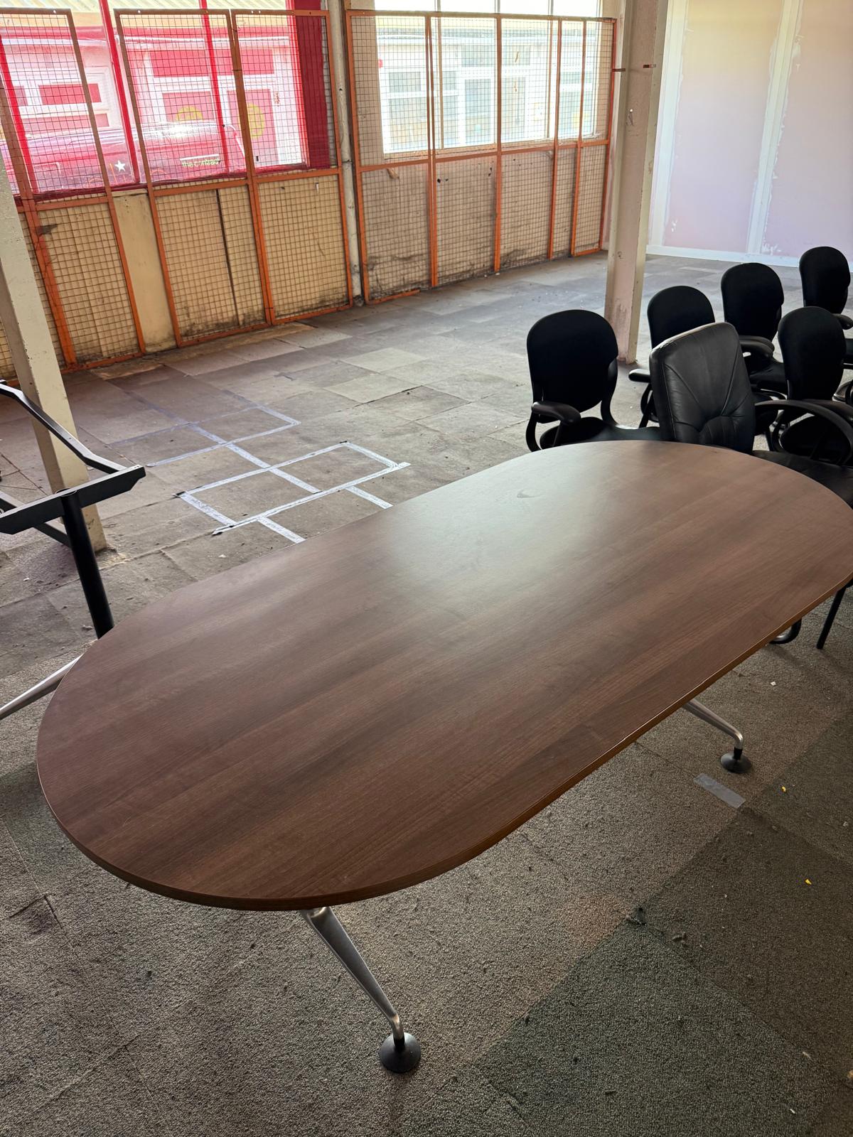 Brown wooden desk, straight, 200cm x 100cm