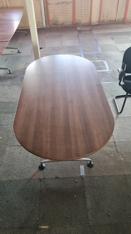Brown wooden desk, straight, 200cm x 100cm