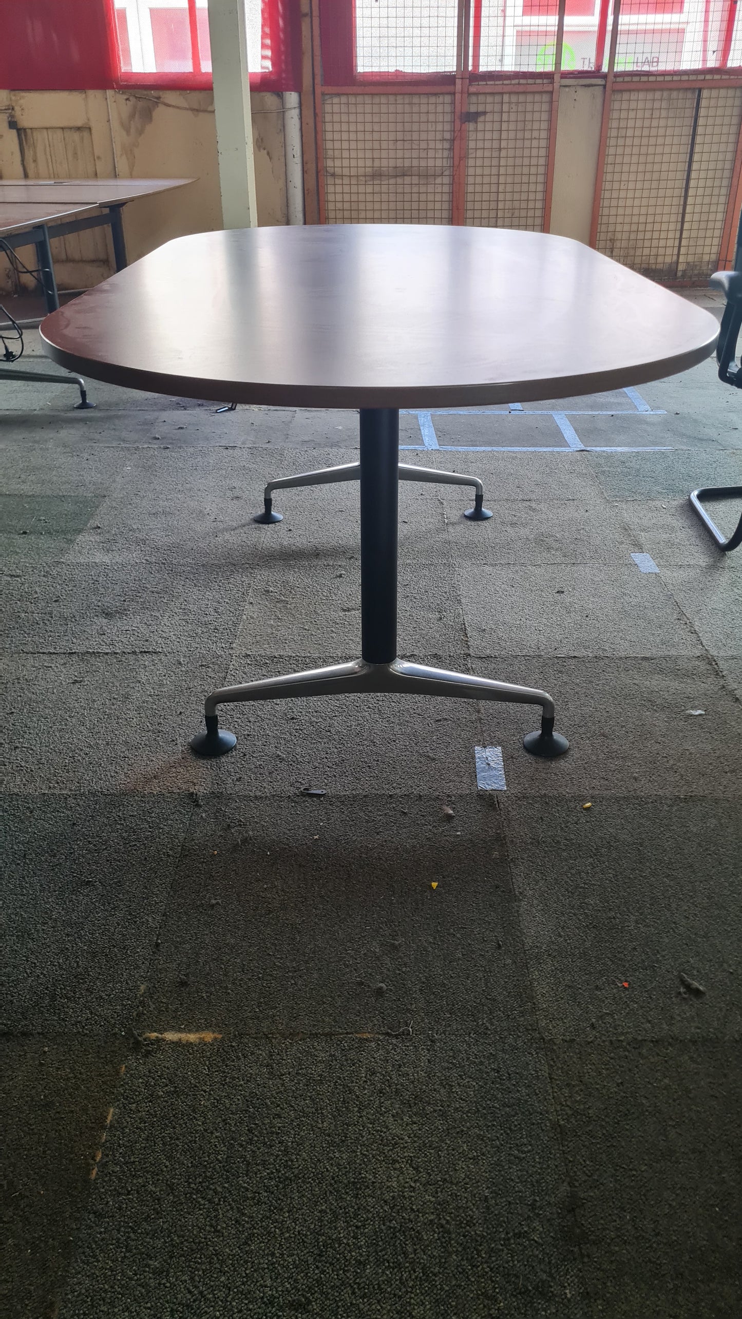 Brown wooden desk, straight, 200cm x 100cm