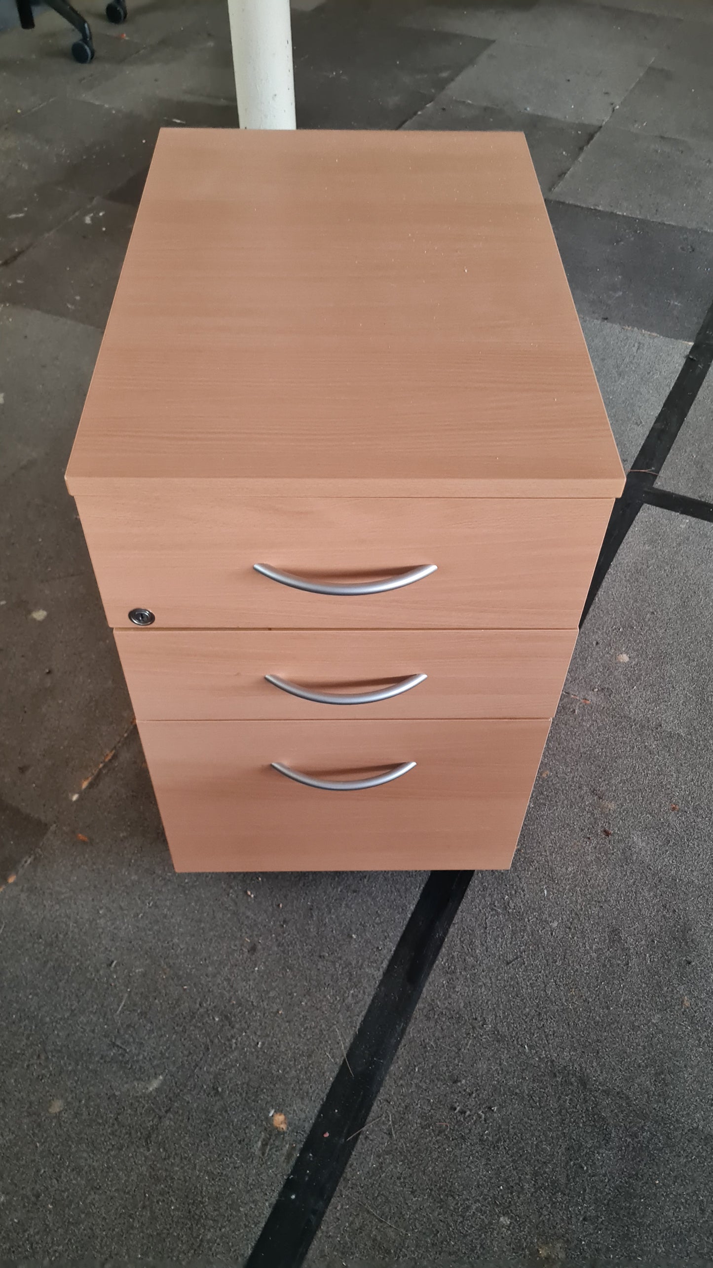 Wooden pedestal 3 drawers