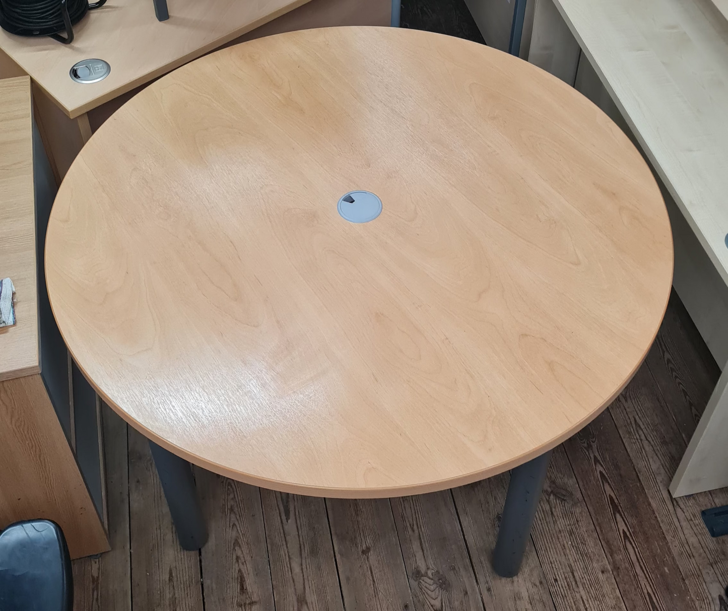 Circular Table, wooden, 120cm Diameter
