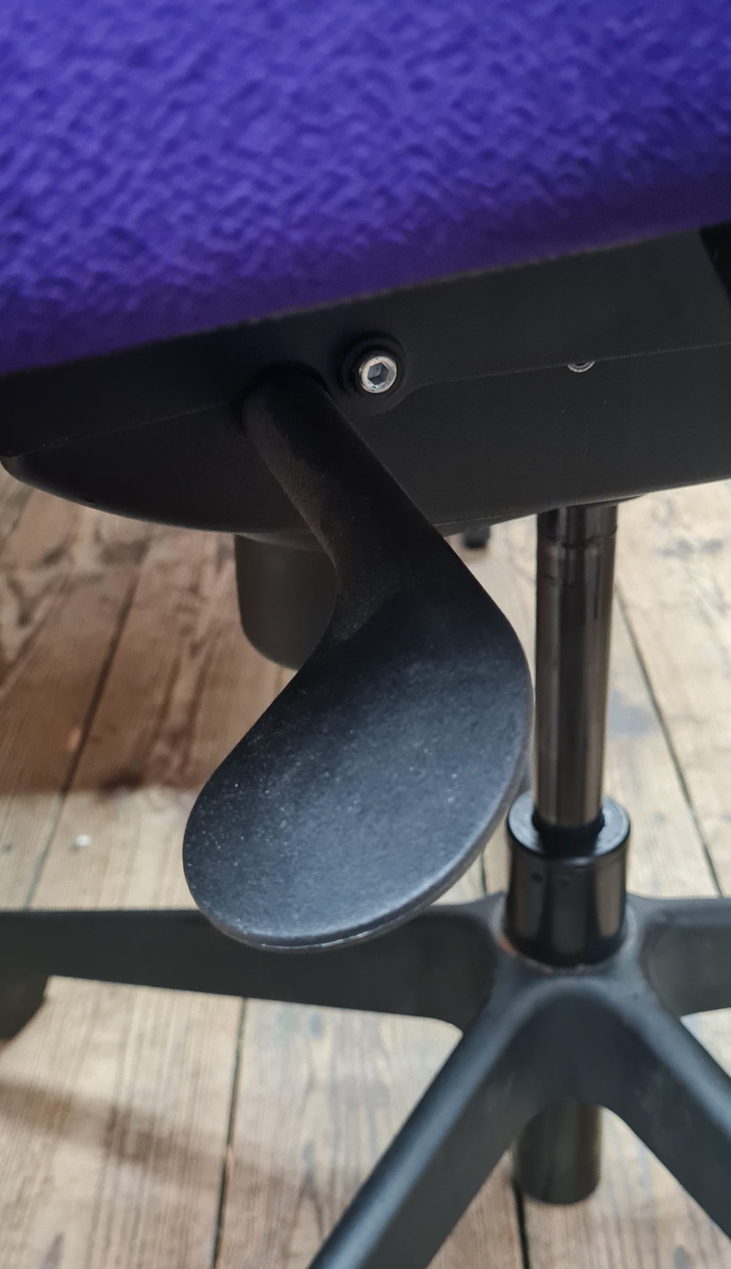 Verco "Task Chair" With Mesh Back, Purple