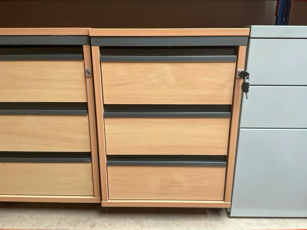 Wooden pedestal 3 drawers