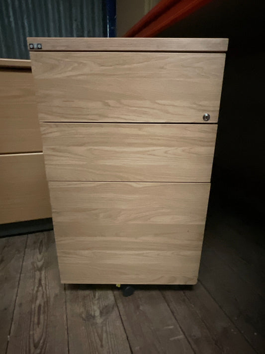 Wooden pedestal 3 drawers