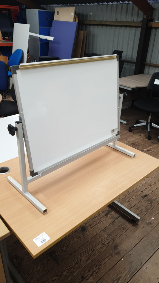 Whiteboard on stand 82x60cm