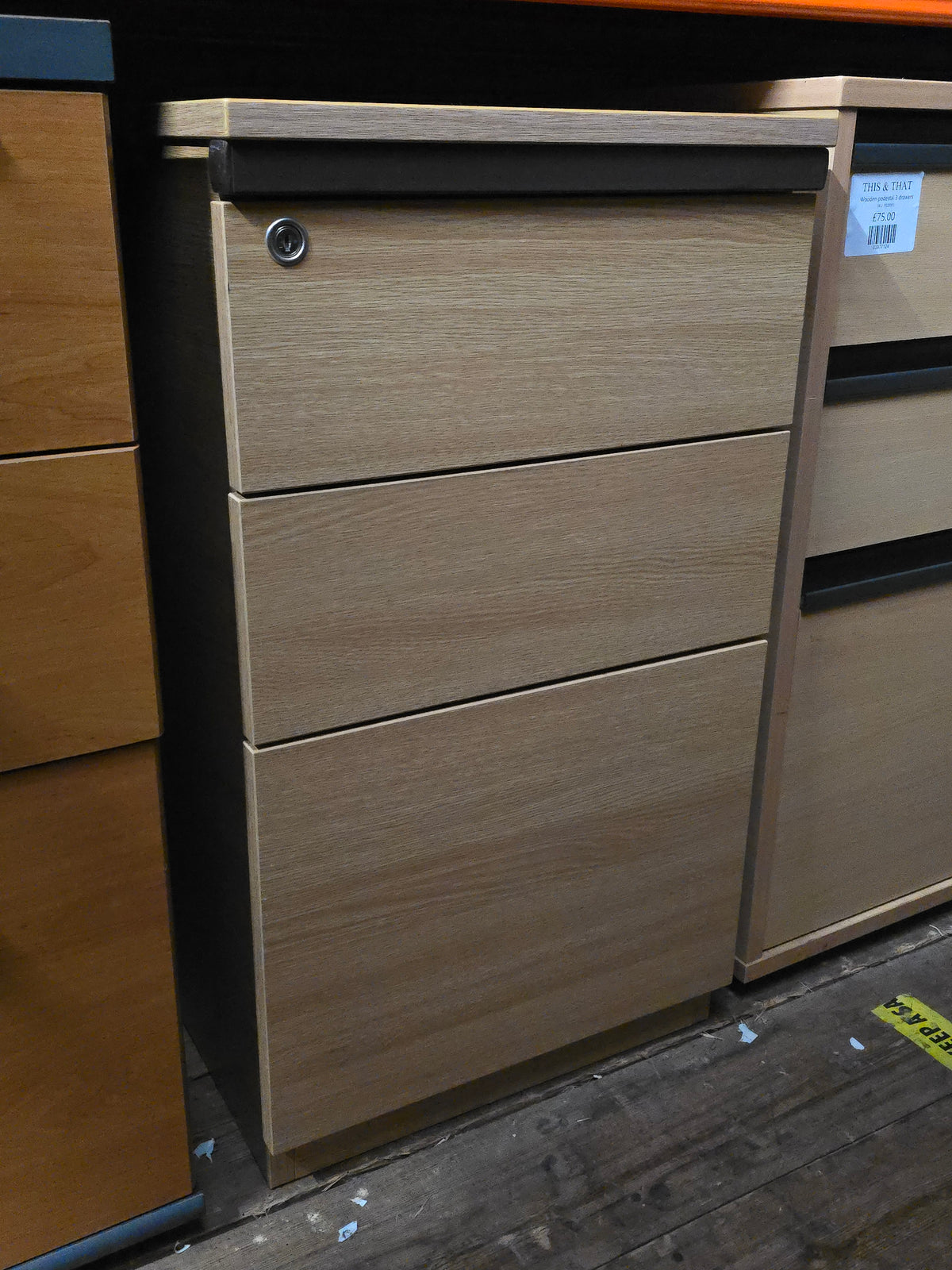 Wooden pedestal 3 drawers