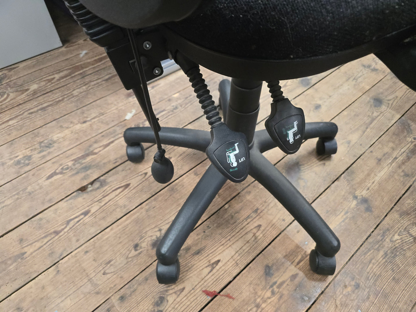 2 Lever Black Task Chair