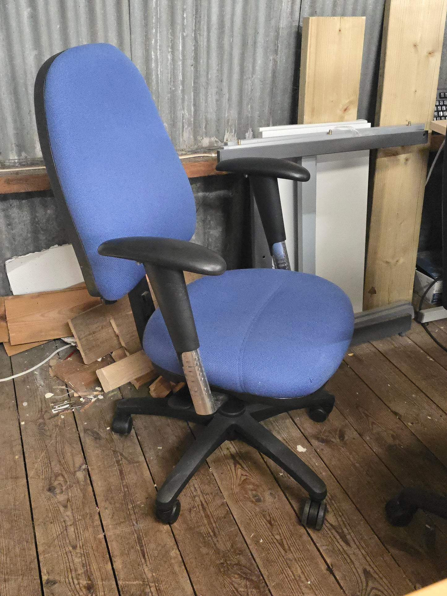 Blue 3 Lever Chair