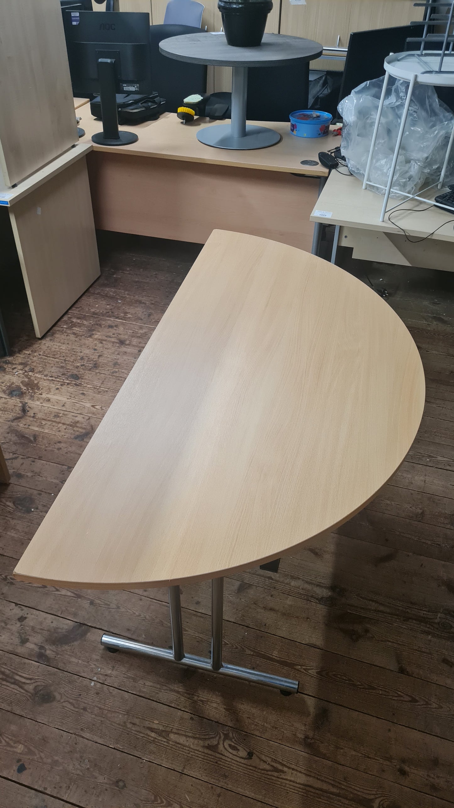 Semi Circular Table With Foldable legs