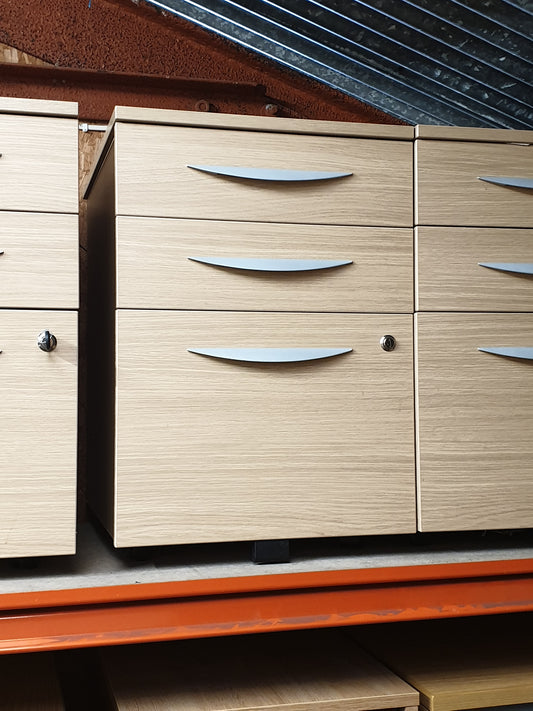 Wooden pedestal 3 drawers