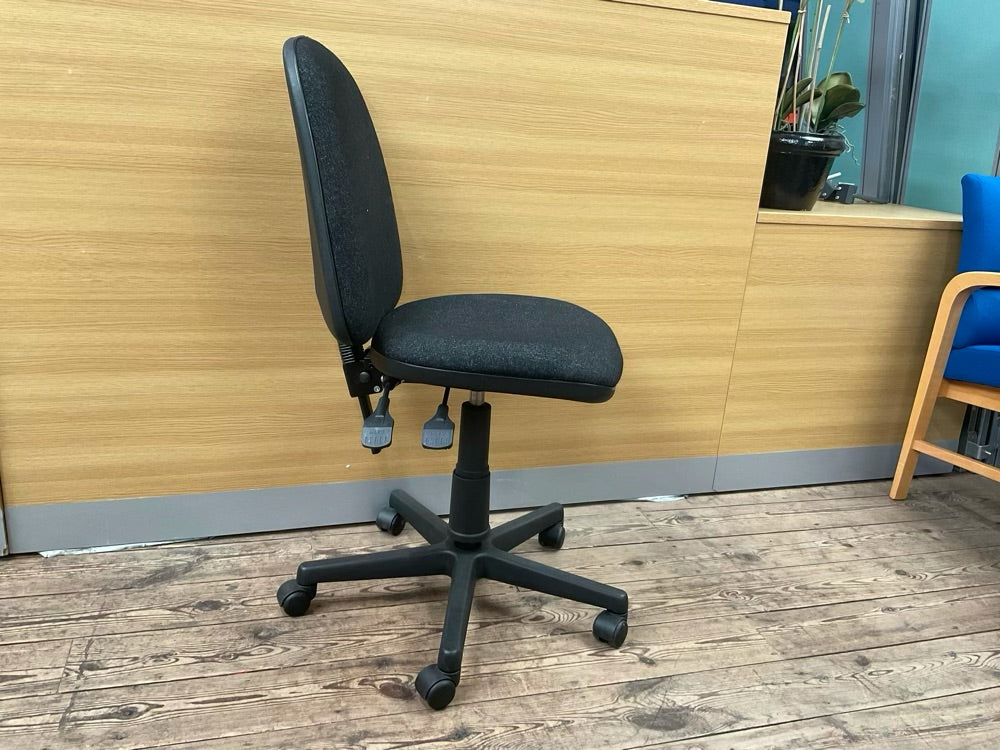Black swivel chair 2 lever