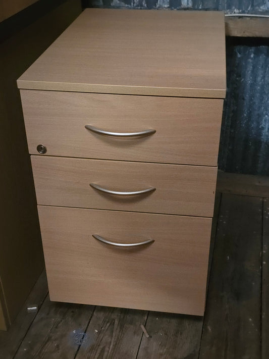 Wooden pedestal 3 drawers