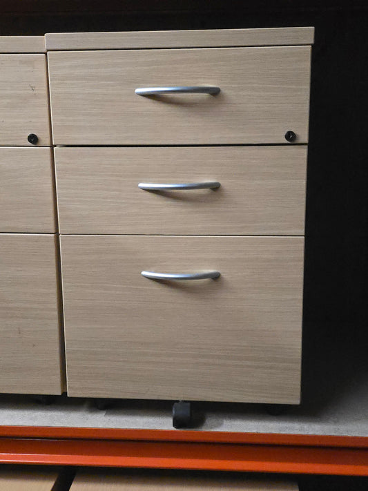 Wooden pedestal 3 drawers