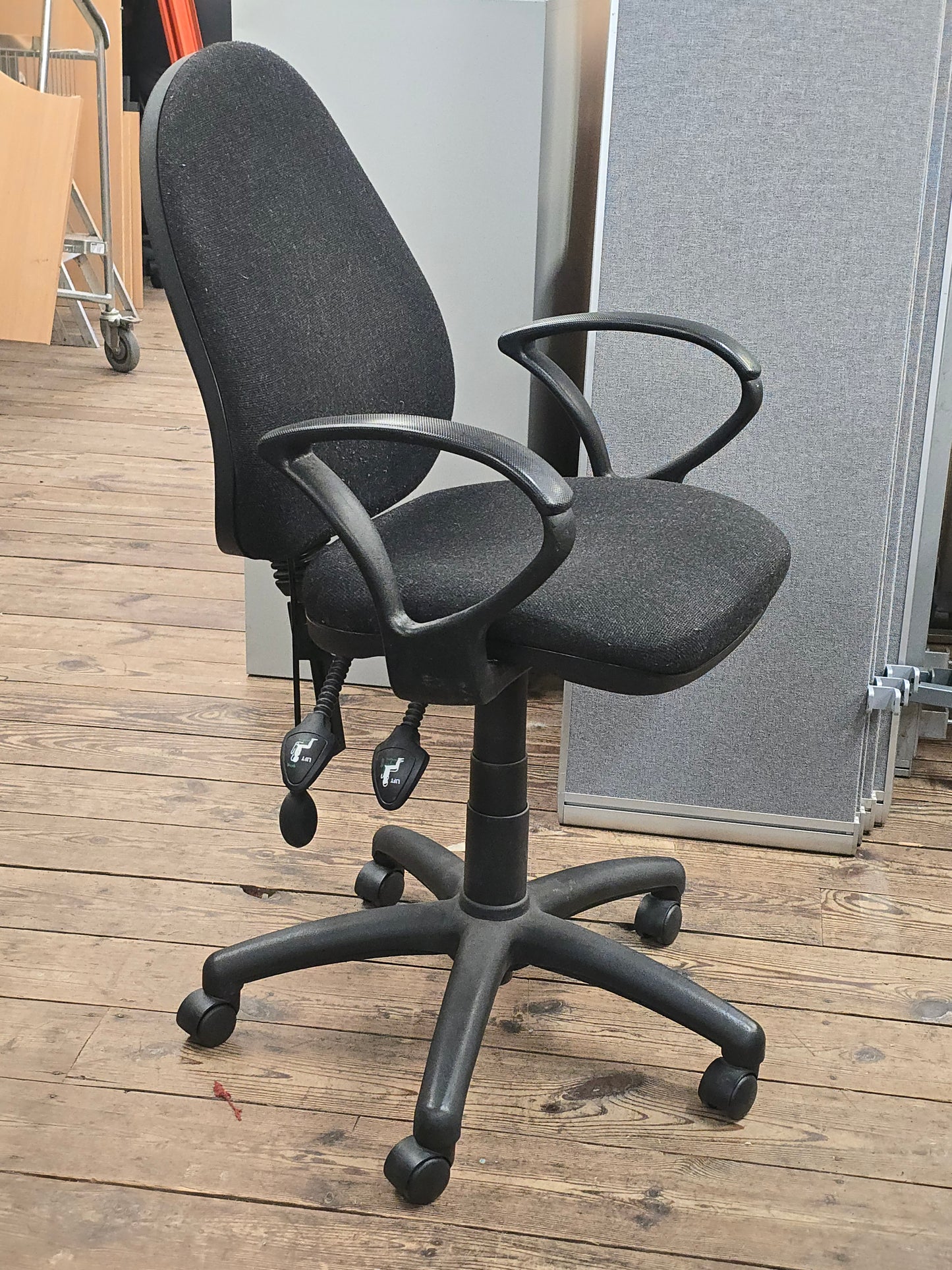 2 Lever Black Task Chair