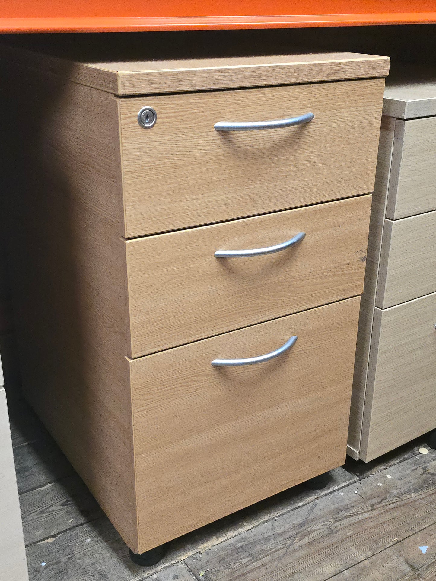 Wooden pedestal 3 drawers