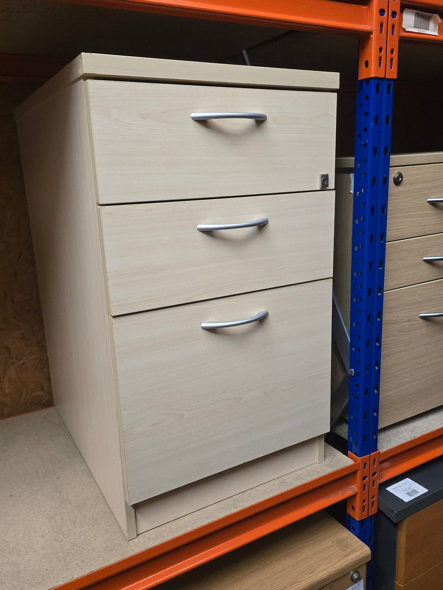 Wooden pedestal 3 drawers