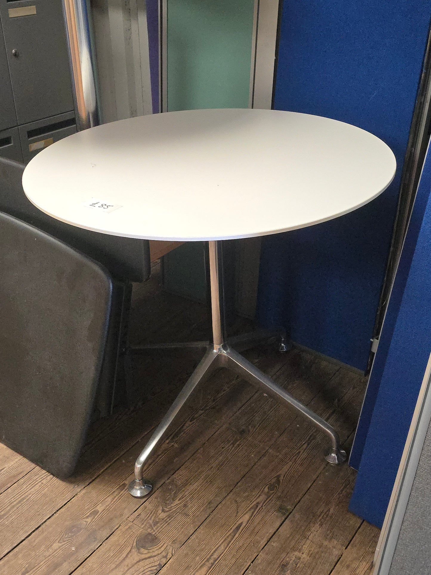 Table White Circular 80cm Diameter