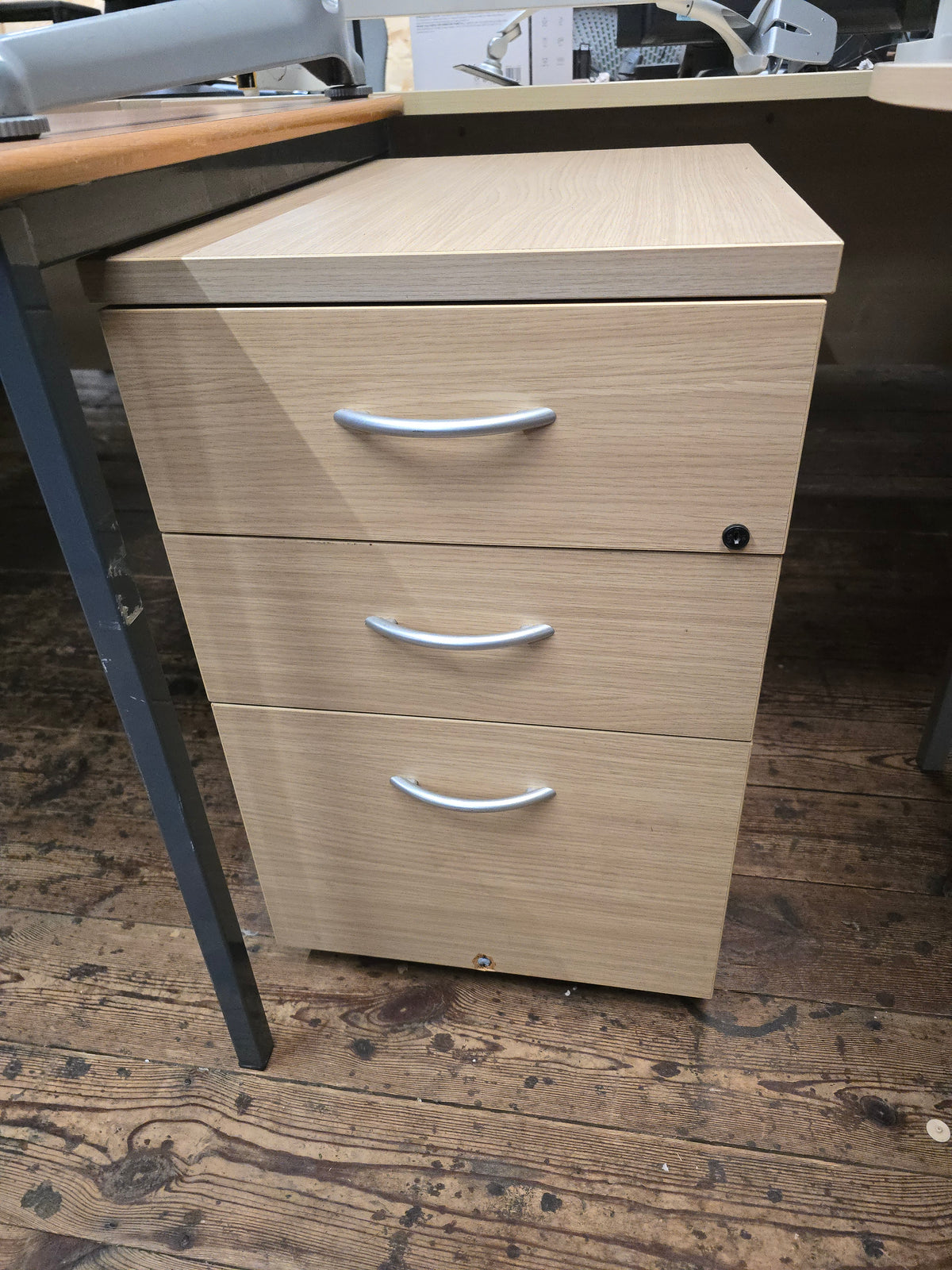 Wooden pedestal 3 drawers