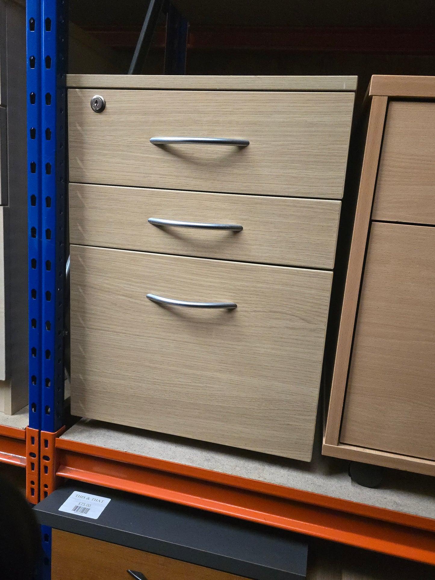 Wooden pedestal 3 drawers