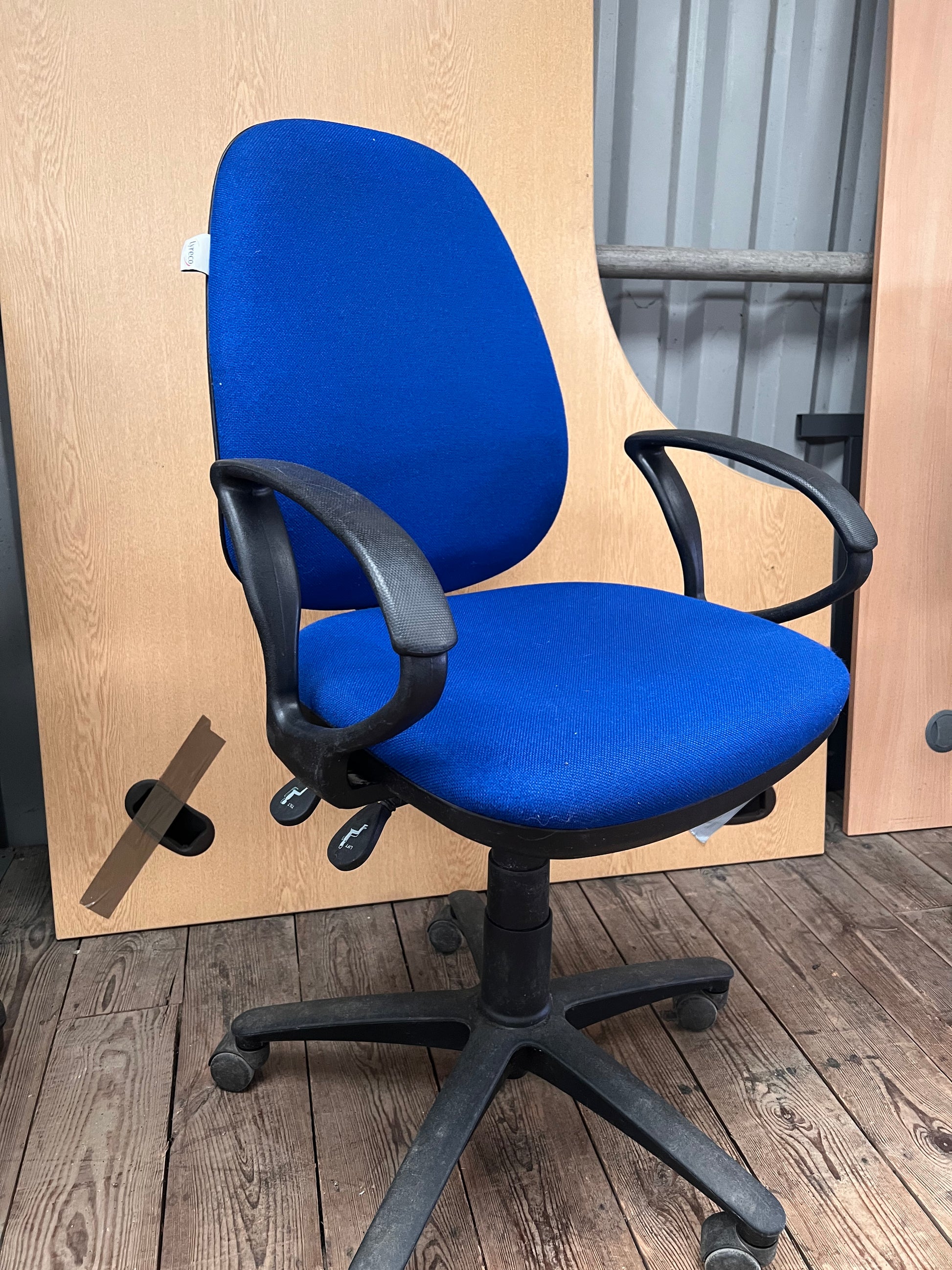 2 Lever Office Chairs Blue, with Arms This and That